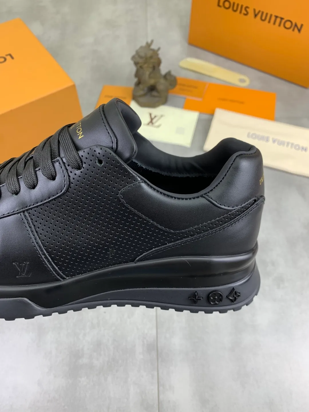 Men's men's shoes P680 new style 💶[LOUIS VUITTON] (original order) new style 🍀LV Louis Vuitton * - top version of LV classic trendy shoes! Use imported original cowhide and water-dyed cowhide lining. The latest original wear-resistant TPU combination outsole! High quality products! Multiple colors available, code number: 39-45 (46 customized)